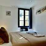 Le Clos Du Square - Climatise 別荘