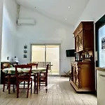 Le Clos Du Square - Climatise 別荘