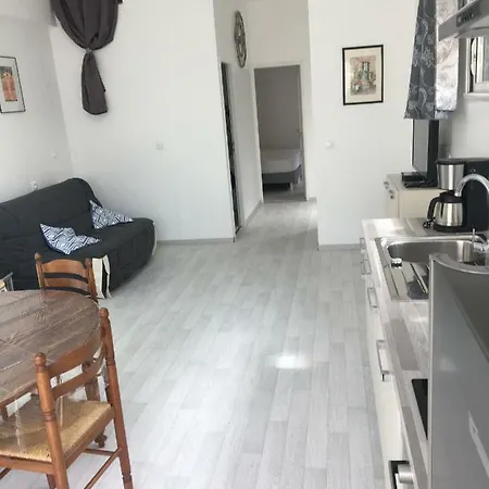 Le Clos Du Square - Climatise Ferienhaus