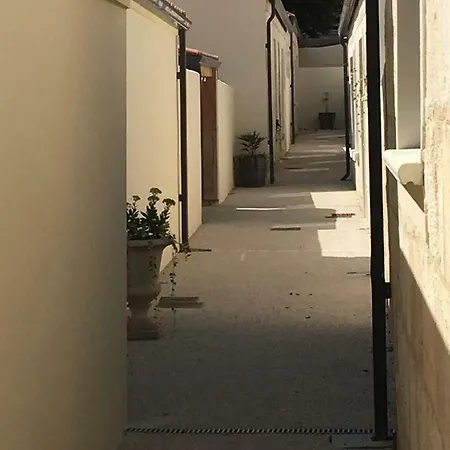 Le Clos Du Square - Climatise Ferienhaus